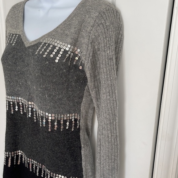Sequined Grey Color Block Sweater BKE boutique - Picture 3 of 7